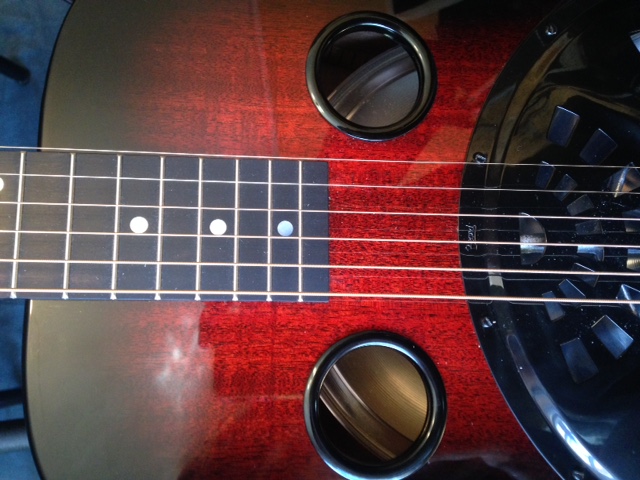 beard dobro maple red