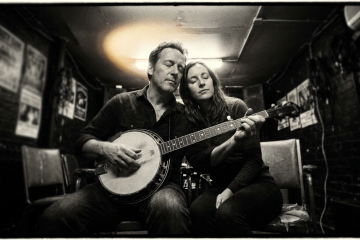 an example of free improvisation on banjo with a man playing for his wife